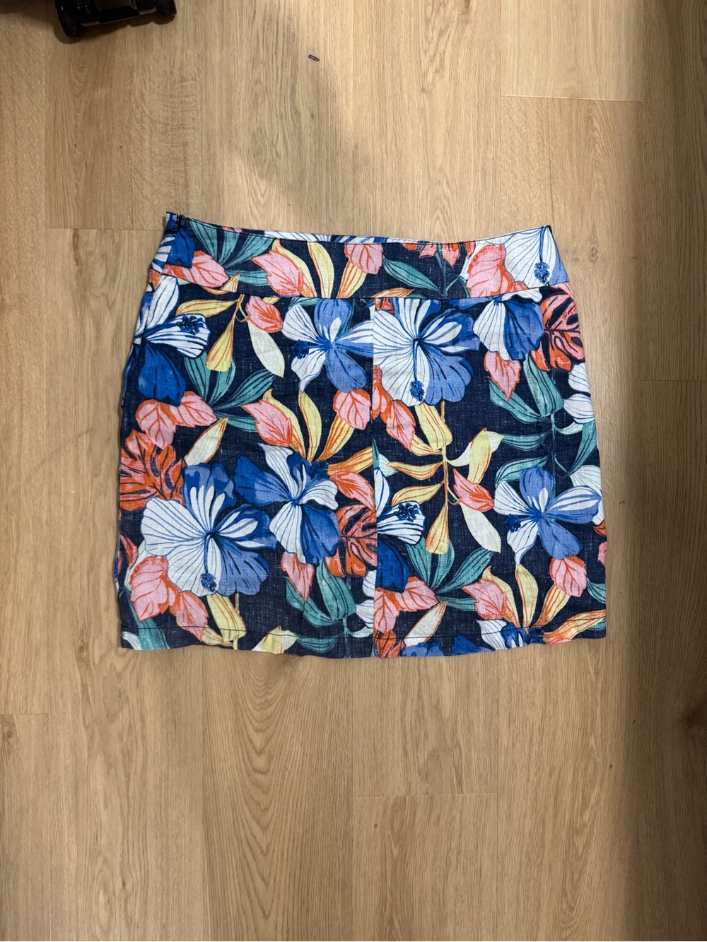 Tommy Bahama women’s linen skirt size 14 (also have matching top!)
